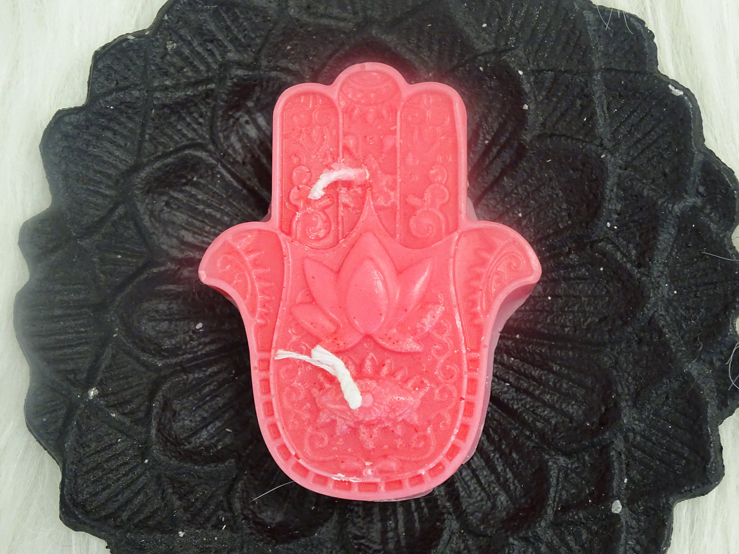 Lotus in Hand Kaars