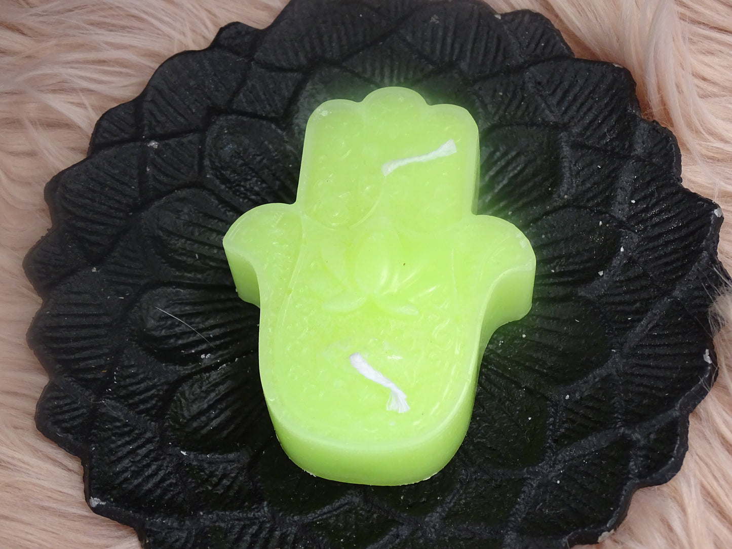 Lotus in Hand Kaars