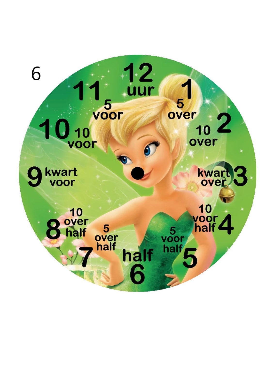 Kinderklok verkrijgbaar met een rand in wit, zandbeige, zwart of olijfgroen, met diverse themadesigns naar keuze. De klok heeft duidelijke cijfers en extra aanduidingen zoals "kwart voor" en "half" om kinderen te helpen bij het leren klokkijken. Een speelse en leerzame toevoeging aan elke kinderkamer!