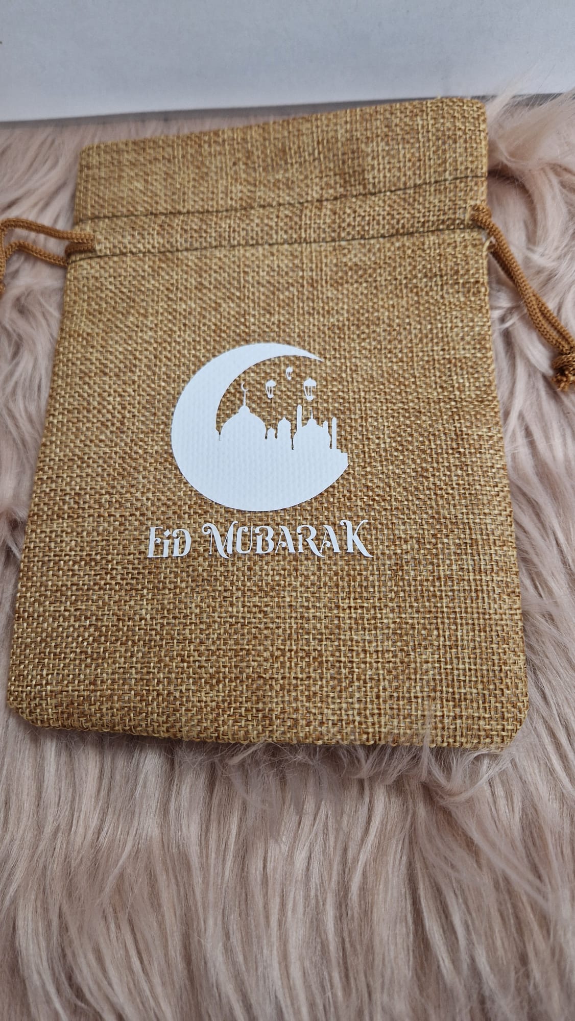 Cadeauzakje met Eid Mubarak afbeelding